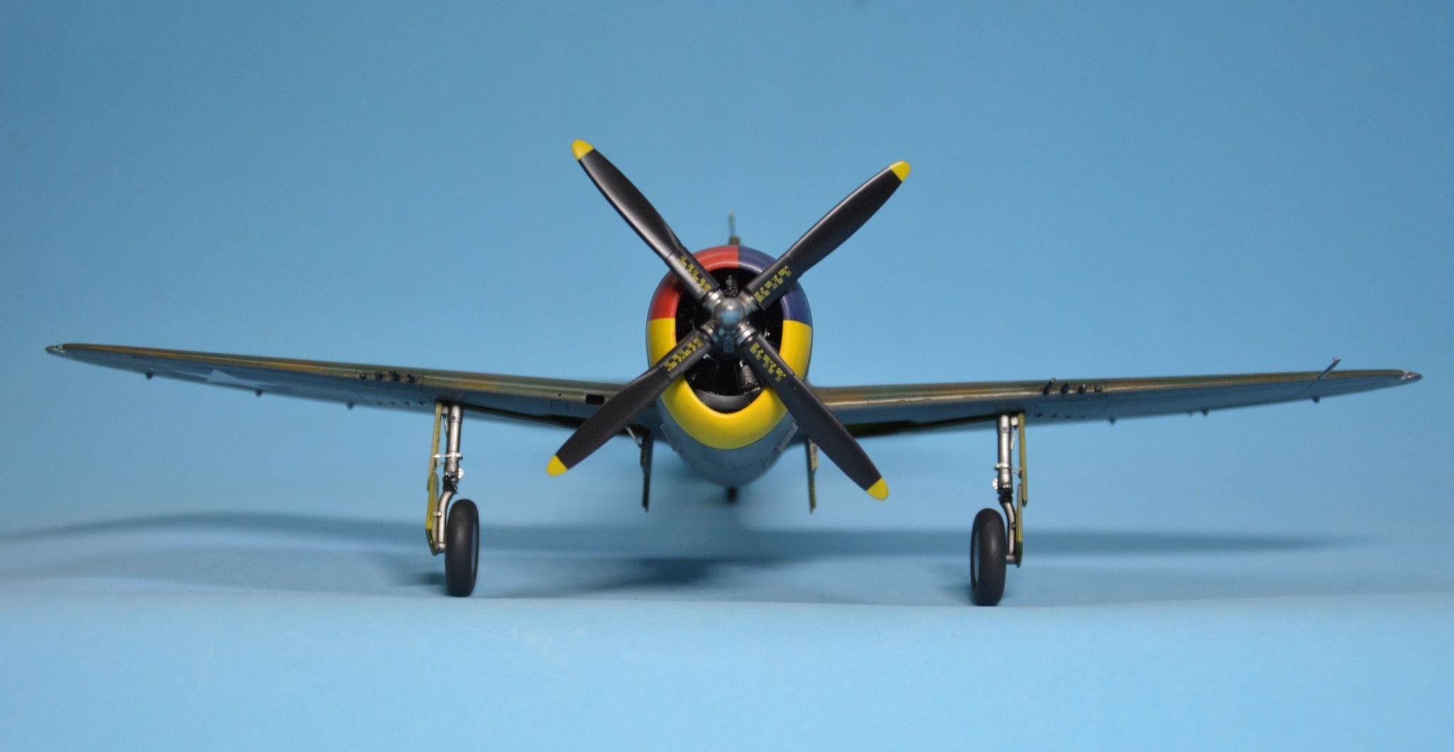 Dora Wings - 48051 - Republic P-47B Thunderbolt - painted model