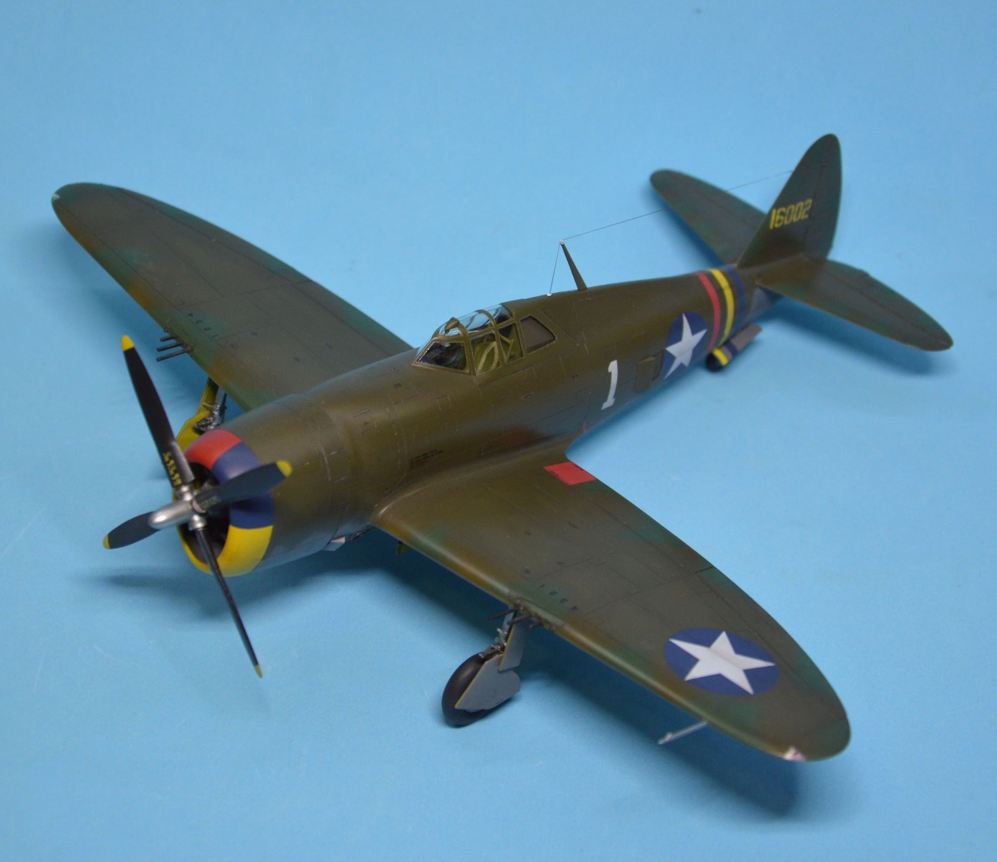 Dora Wings - 48051 - Republic P-47B Thunderbolt - painted model