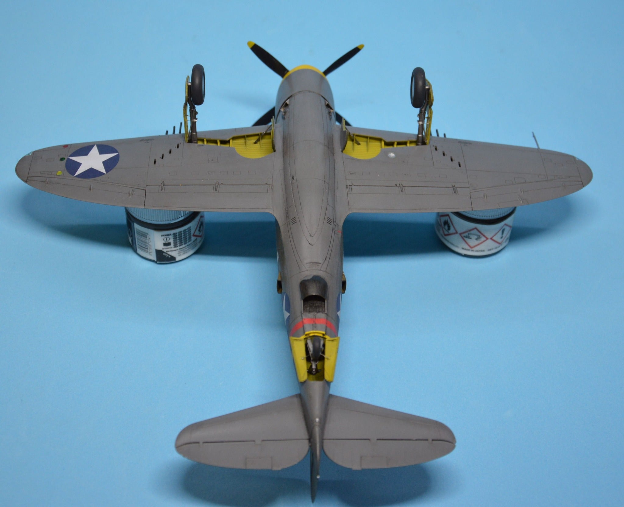 Dora Wings - 48051 - Republic P-47B Thunderbolt - painted model