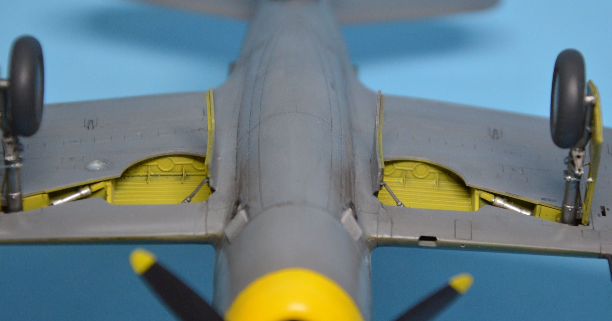 Dora Wings - 48051 - Republic P-47B Thunderbolt - painted model