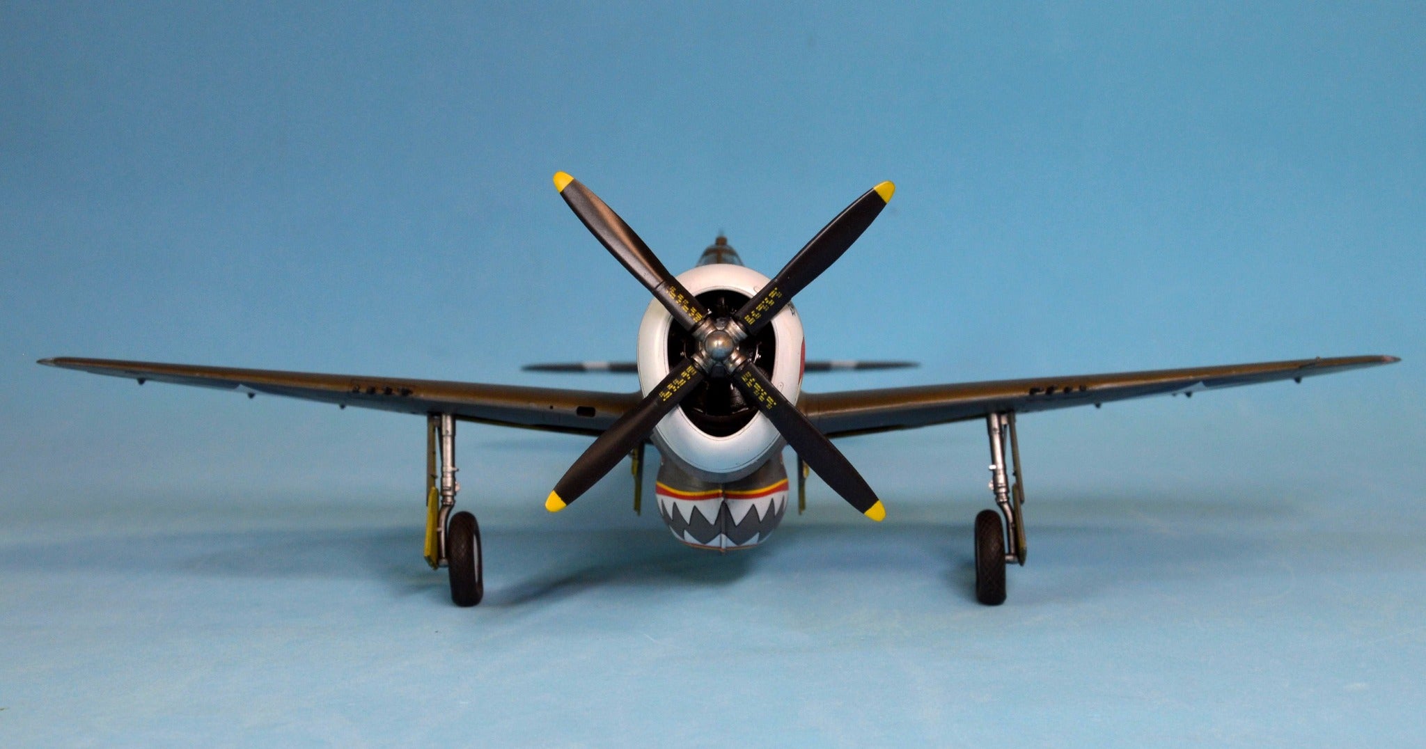 Dora Wings - 48054 - Republic P-47C Thunderbolt with Ferry Tank - painted model