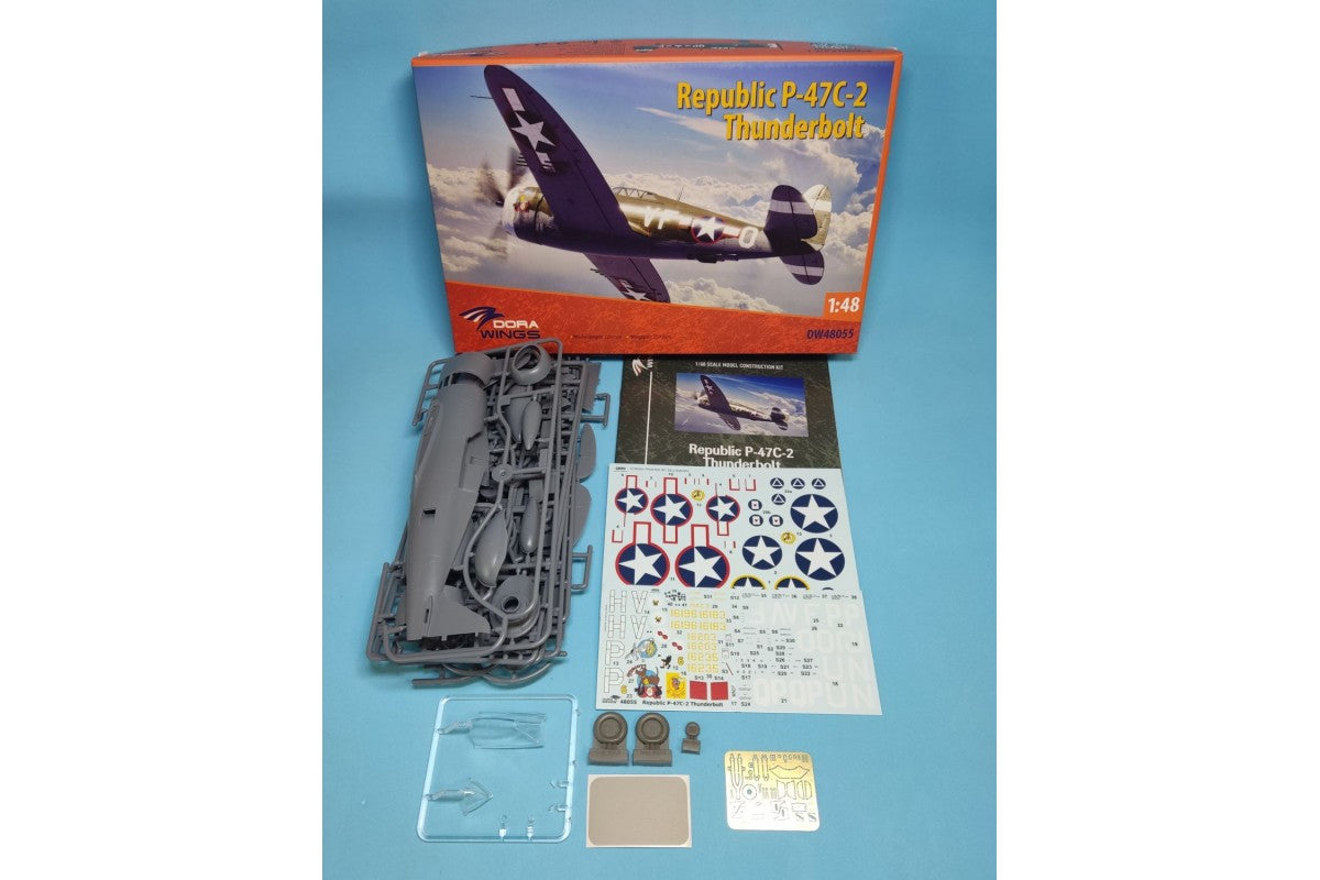 100 - Dora Wings - 48055 - Republic P-47C-2 Thunderbolt - box contents