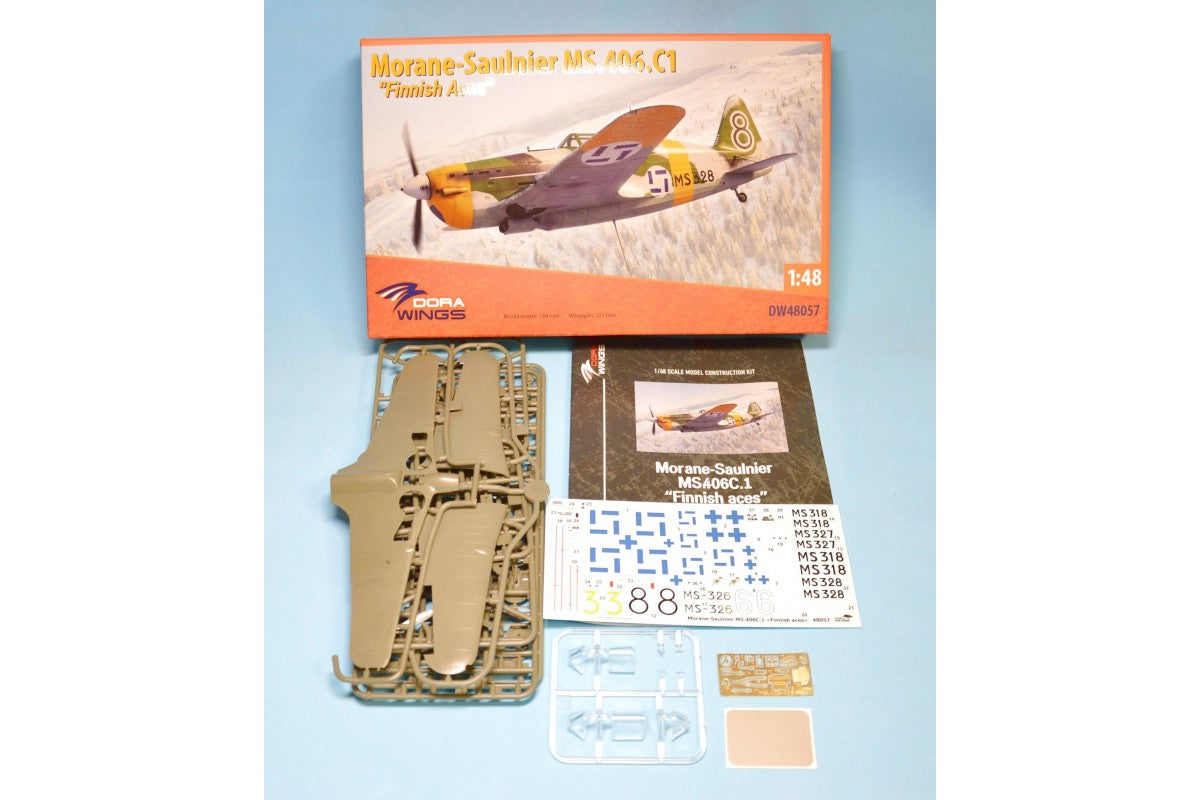 Dora Wings - 48057 - Morane-Saulnier MS.406.C1 ‘Finnish Aces’ - box contents
