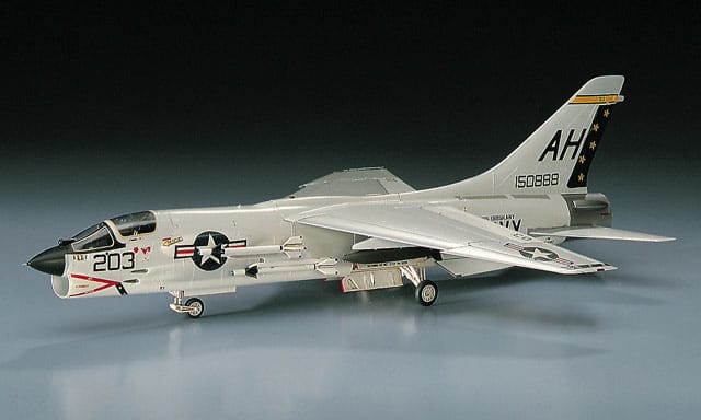 700 - Hasegawa - C09 - Vought F-8E Crusader - painted model