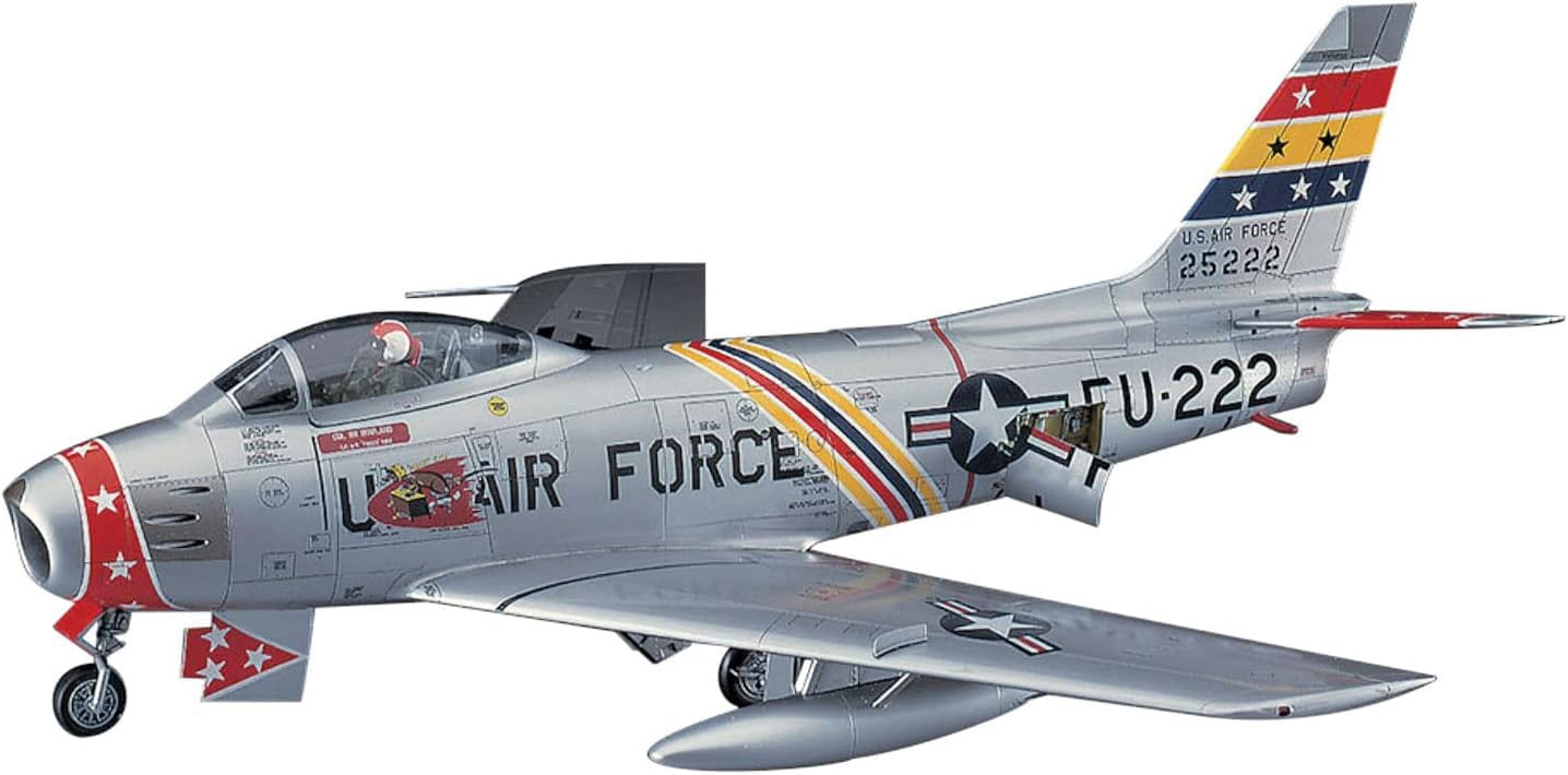700 - Hasegawa - PT13 - North American F-86F-30 Sabre - painted model