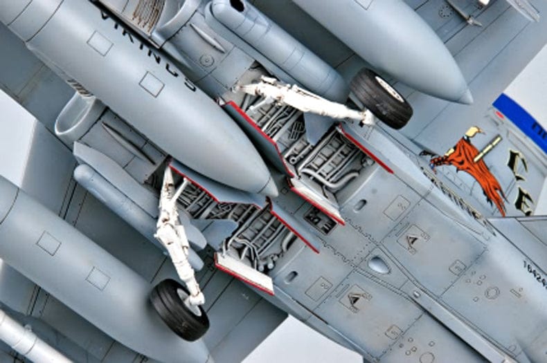 705 - HobbyBoss - 80322 - McDonnell Douglas F/A-18D Hornet - painted model