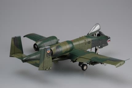 700 - HobbyBoss - 80323 - Fairchild Republic A-10 Thunderbolt II - painted model