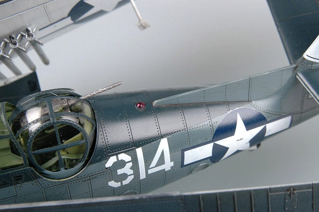 706 - HobbyBoss - 80325 - Grumman TBM-3 Avenger - painted model