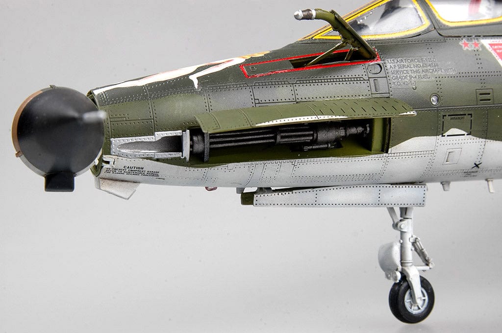 707 - HobbyBoss - 80332 - Republic F-105D Thunderchief - painted model
