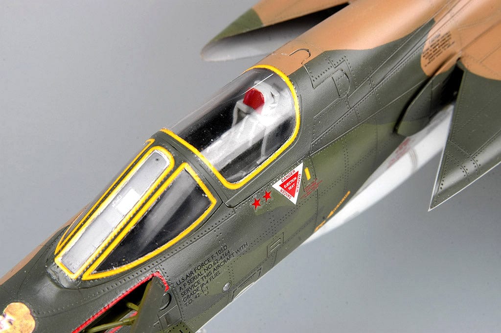 709 - HobbyBoss - 80332 - Republic F-105D Thunderchief - painted model