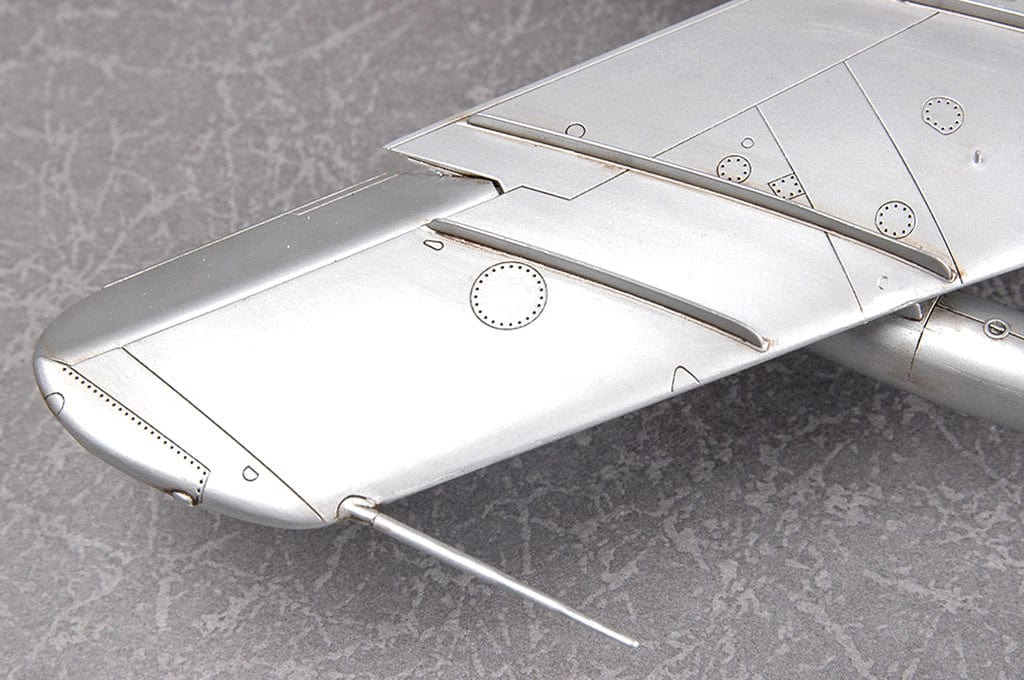 702 - HobbyBoss - 80336 - Mikoyan-Gurevich MiG-17PF Fresco D / Shenyang J-5A Fresco D - painted model