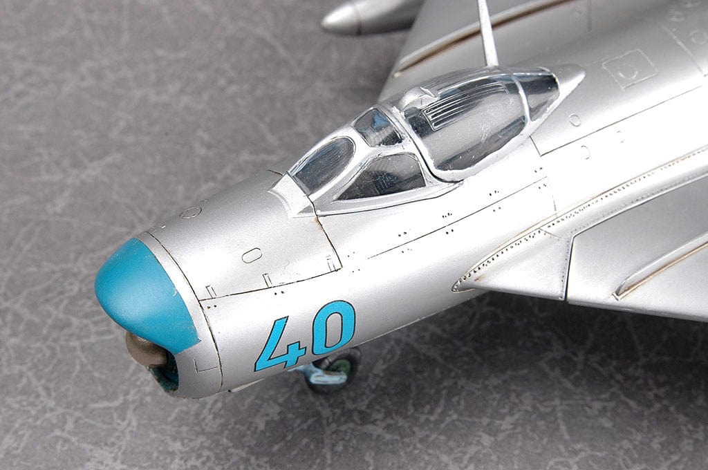 703 - HobbyBoss - 80336 - Mikoyan-Gurevich MiG-17PF Fresco D / Shenyang J-5A Fresco D - painted model