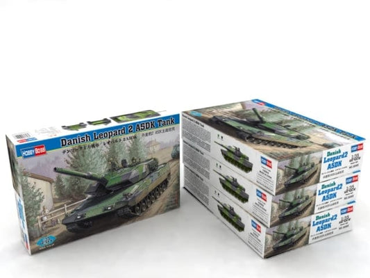 010 - HobbyBoss - 82405 - Leopard 2A5 DK - primary image
