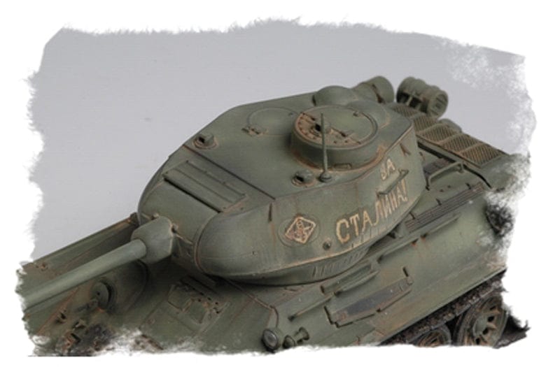 702 - HobbyBoss - 84807 - T-34-85 obr. 1944 Flattened Turret - painted model