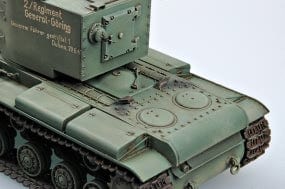 703 - HobbyBoss - 84816 - KV-2 - painted model