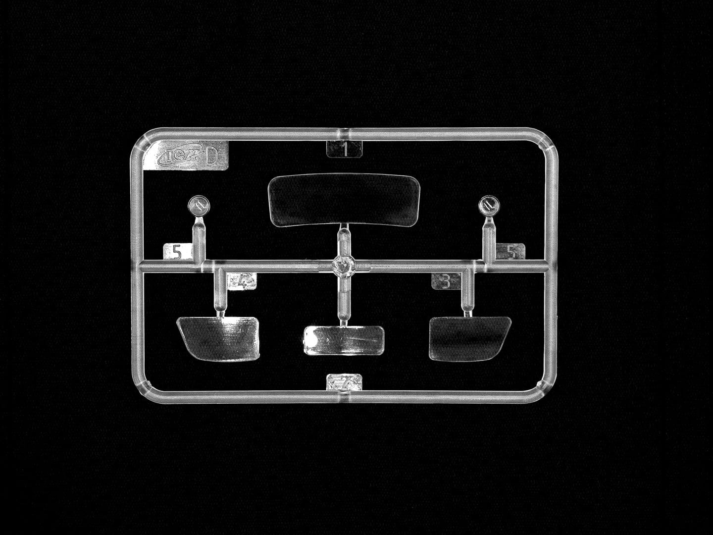 209 - ICM - 35408 - Ford-Werke G 917 T Truppenluftschutzwagen - sprue