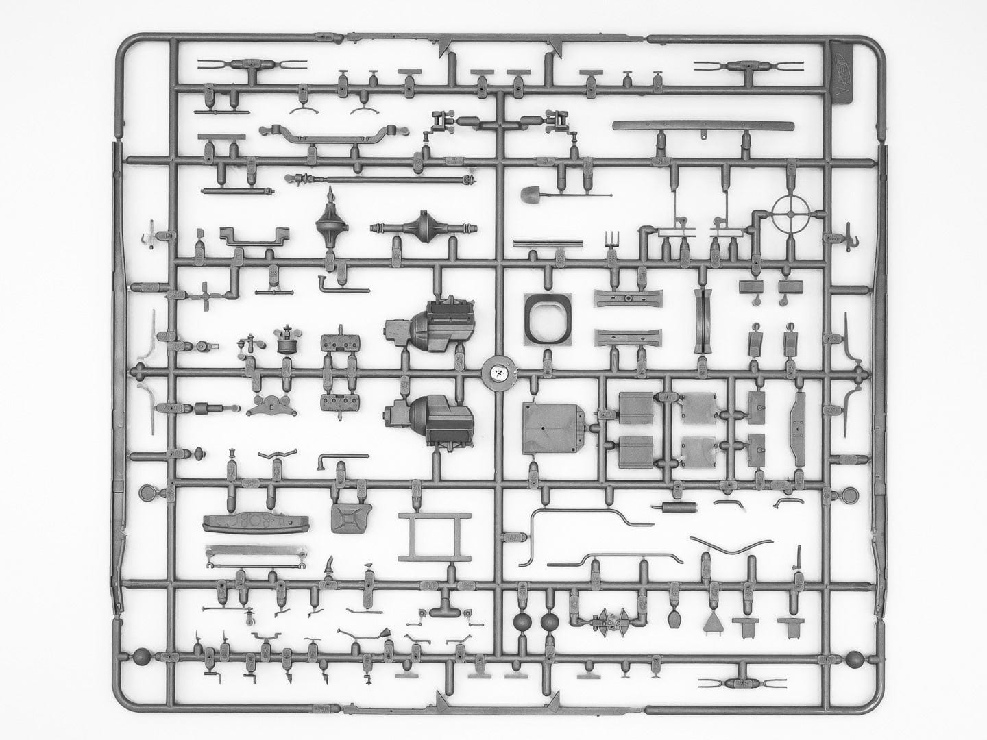 200 - ICM - 35408 - Ford-Werke G 917 T Truppenluftschutzwagen - sprue