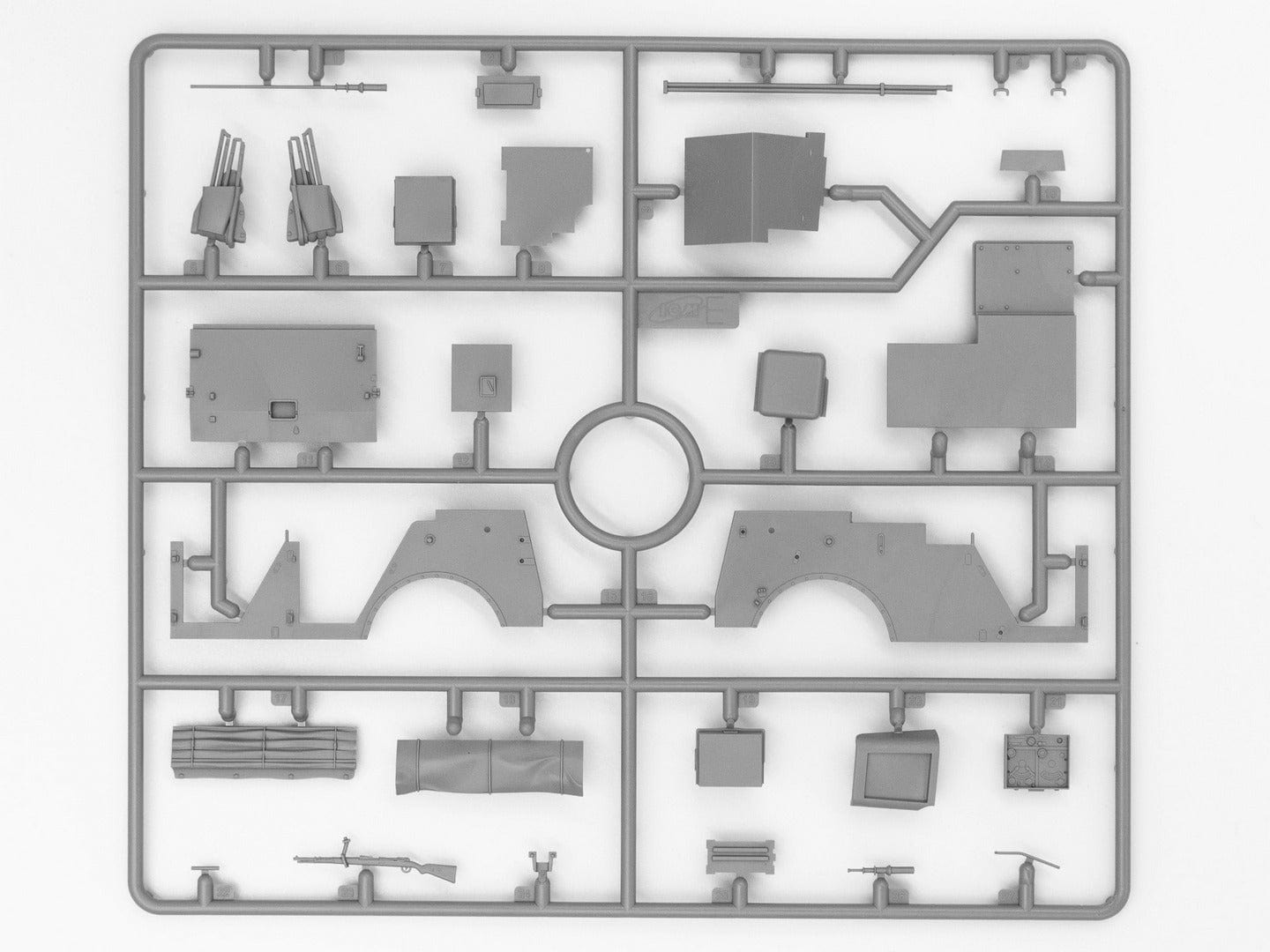 215 - ICM - DS3529 - Vehicles of the DAK - sprue