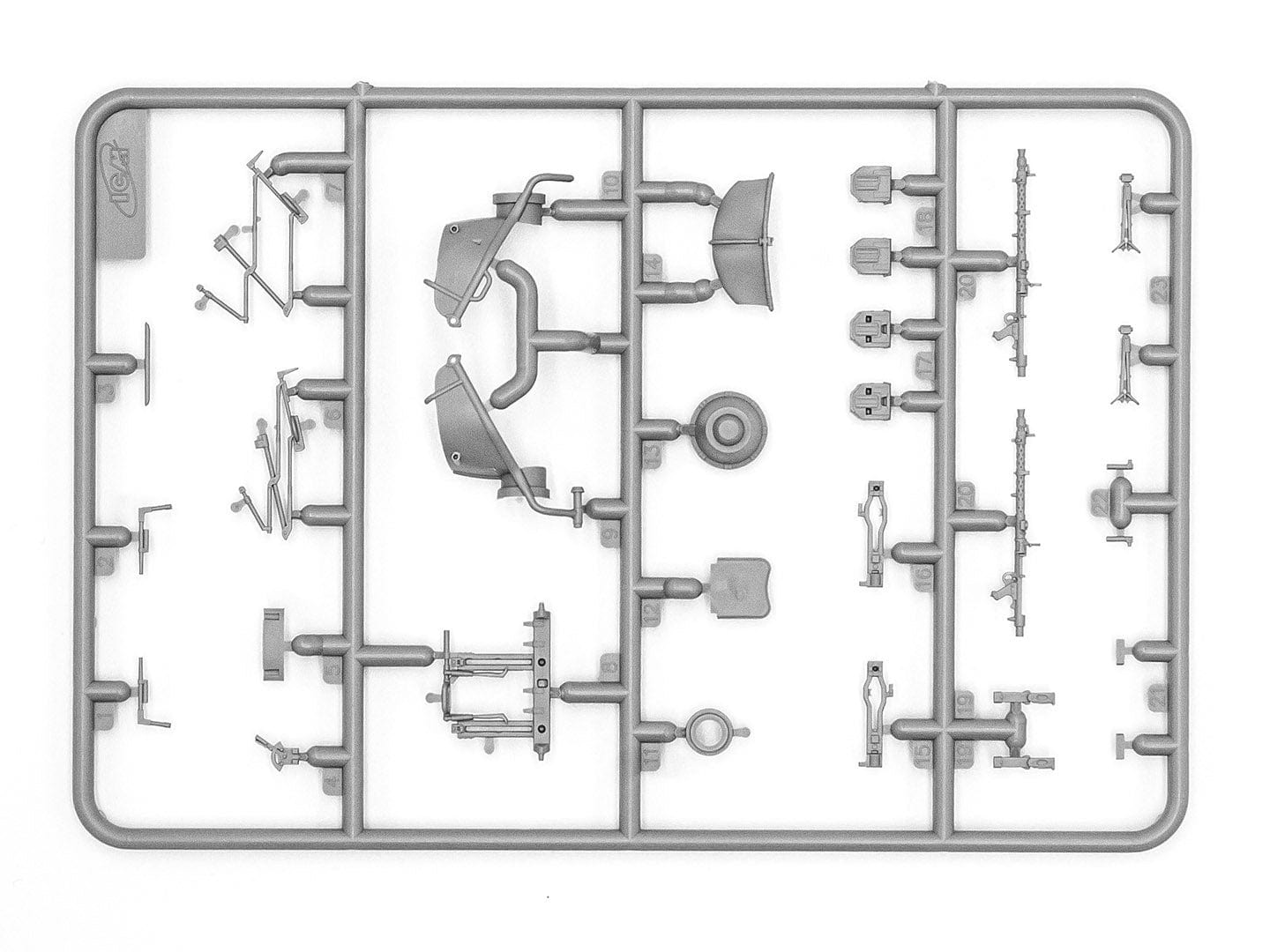 216 - ICM - DS3529 - Vehicles of the DAK - sprue