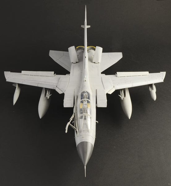 601 - Italeri - 2513 - Panavia Tornado GR4 - unpainted model