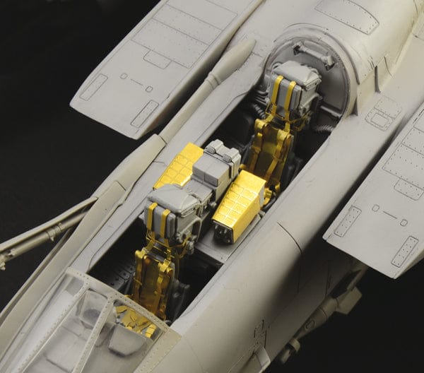 603 - Italeri - 2513 - Panavia Tornado GR4 - unpainted model