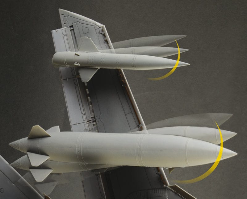 608 - Italeri - 2513 - Panavia Tornado GR4 - unpainted model