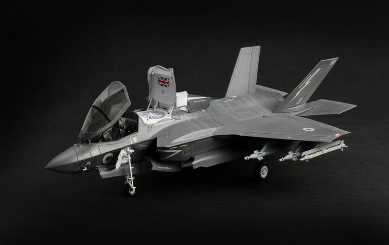 700 - Italeri - 2810 - Lockheed Martin F-35B Lightning II - painted model