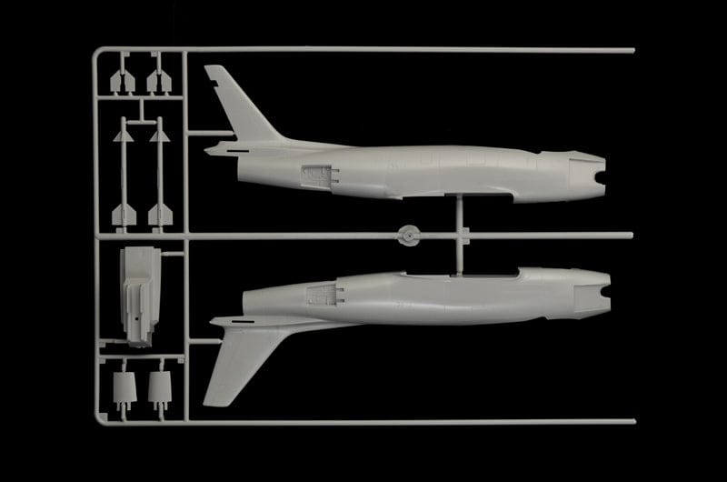 200 - Italeri - 2811 - North American FJ-2/3 Fury - sprue