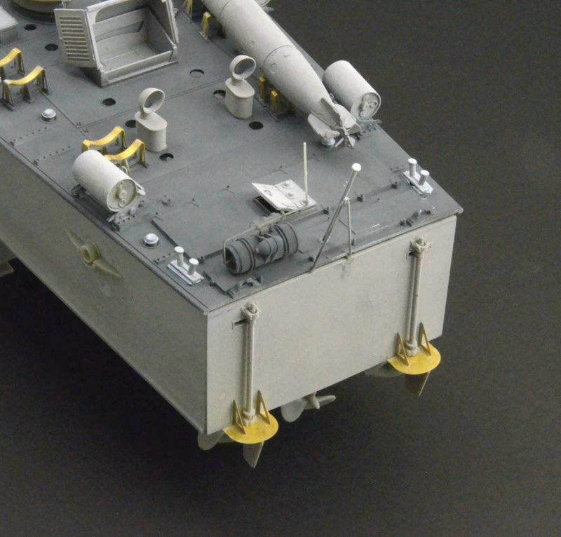 607 - Italeri - 5610 - Vosper 72' MTB 77 - unpainted model