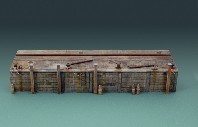 700 - Italeri - 5612 - Long Dock - painted model