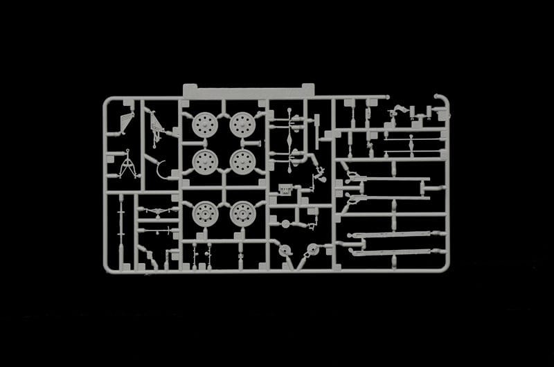 201 - Italeri - 7082 - 15cm sFH 18 / 10.5cm sK 18 - sprue