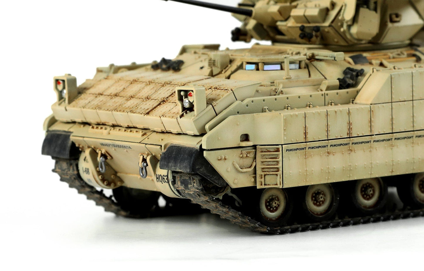 707 - Meng Model - 72-005 - M2A3 Bradley with BUSK III - painted model