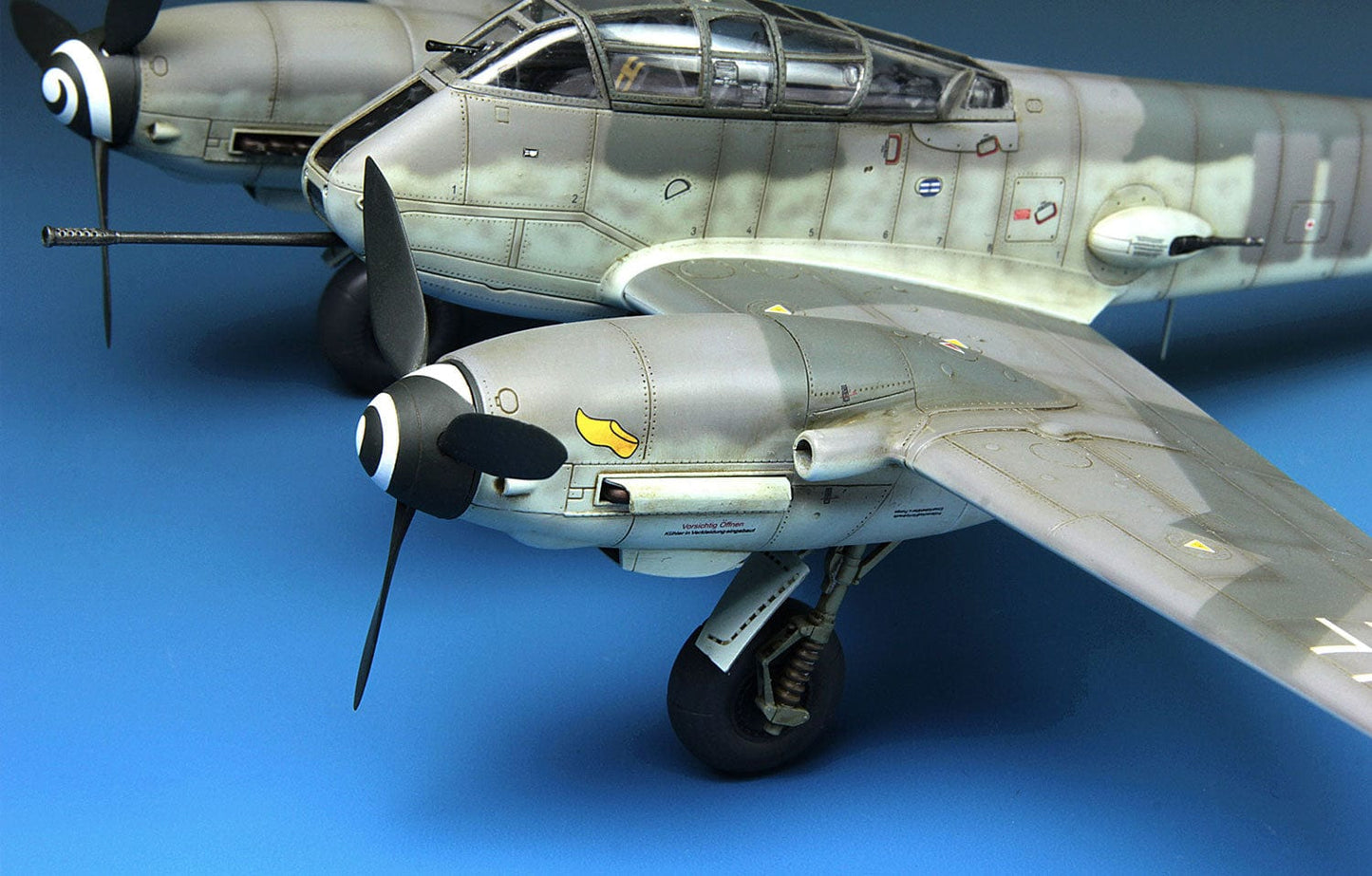 703 - Meng Model - LS-001 - Messerschmitt Me 410 B-2/U4 Hornisse - painted model