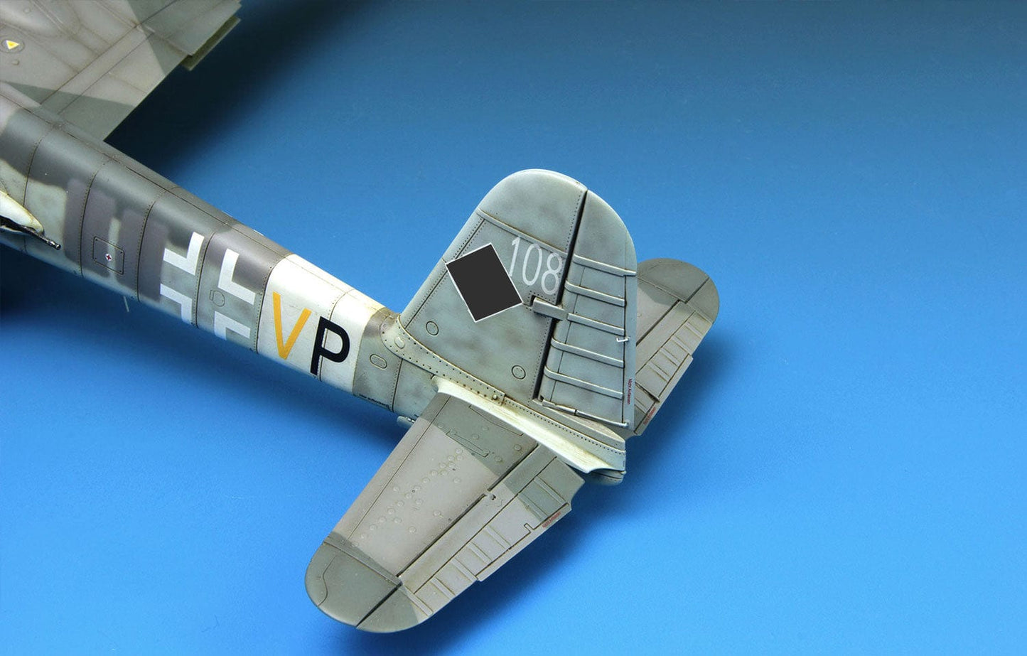 705 - Meng Model - LS-001 - Messerschmitt Me 410 B-2/U4 Hornisse - painted model