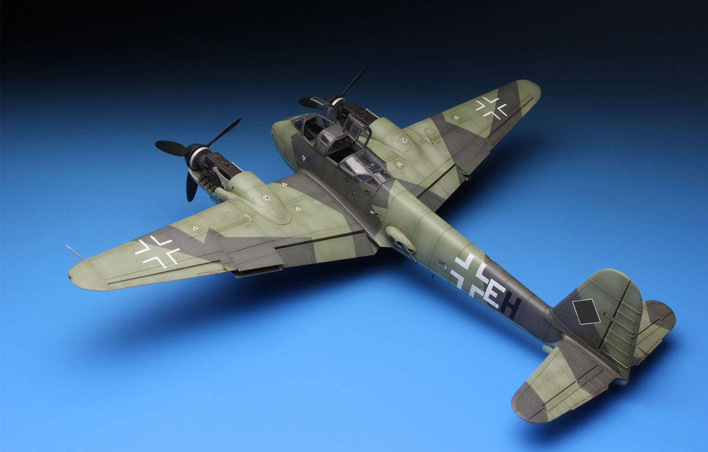 701 - Meng Model - LS-003 - Messerschmitt Me 410 A-1 - painted model