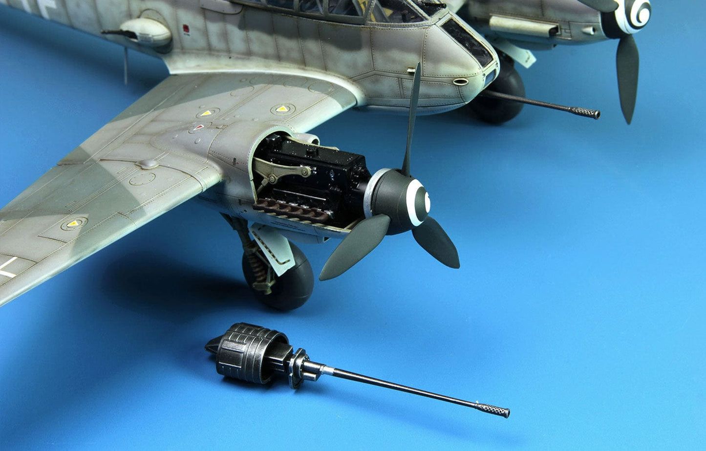 702 - Meng Model - LS-004 - Messerschmitt Me 410 B-2/U2/R4 - painted model