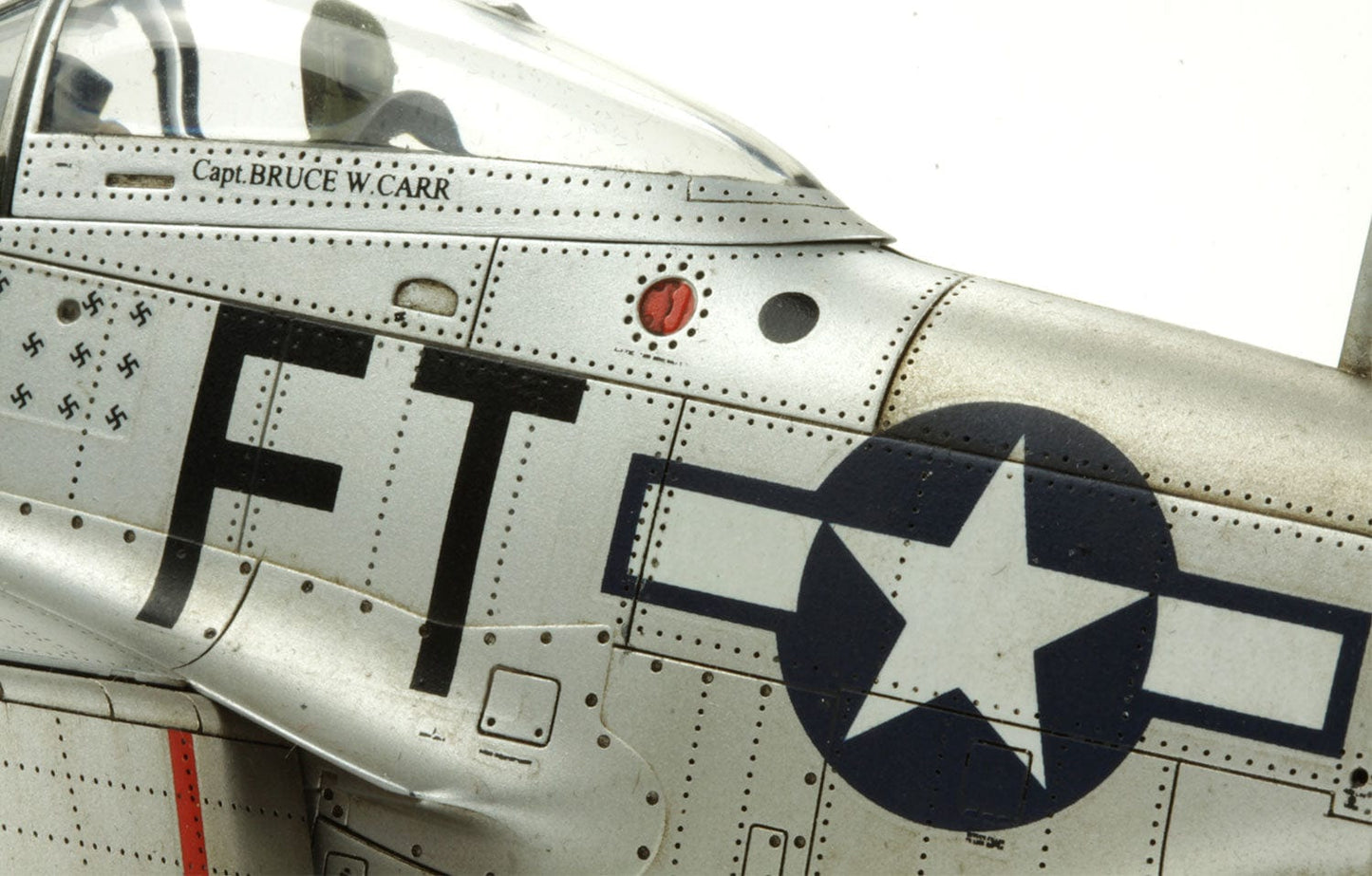 707 - Meng Model - LS-009 - North American P-51D Mustang ‘Yellow Nose’ - painted model