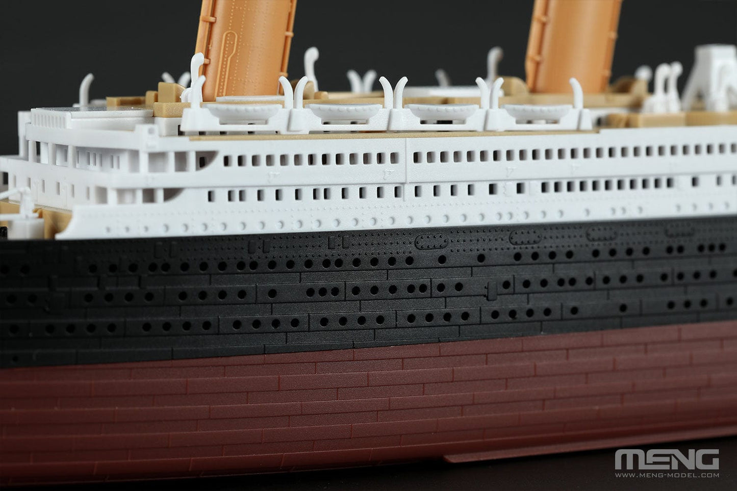 702 - Meng Model - PS-008 - RMS Titanic - painted model