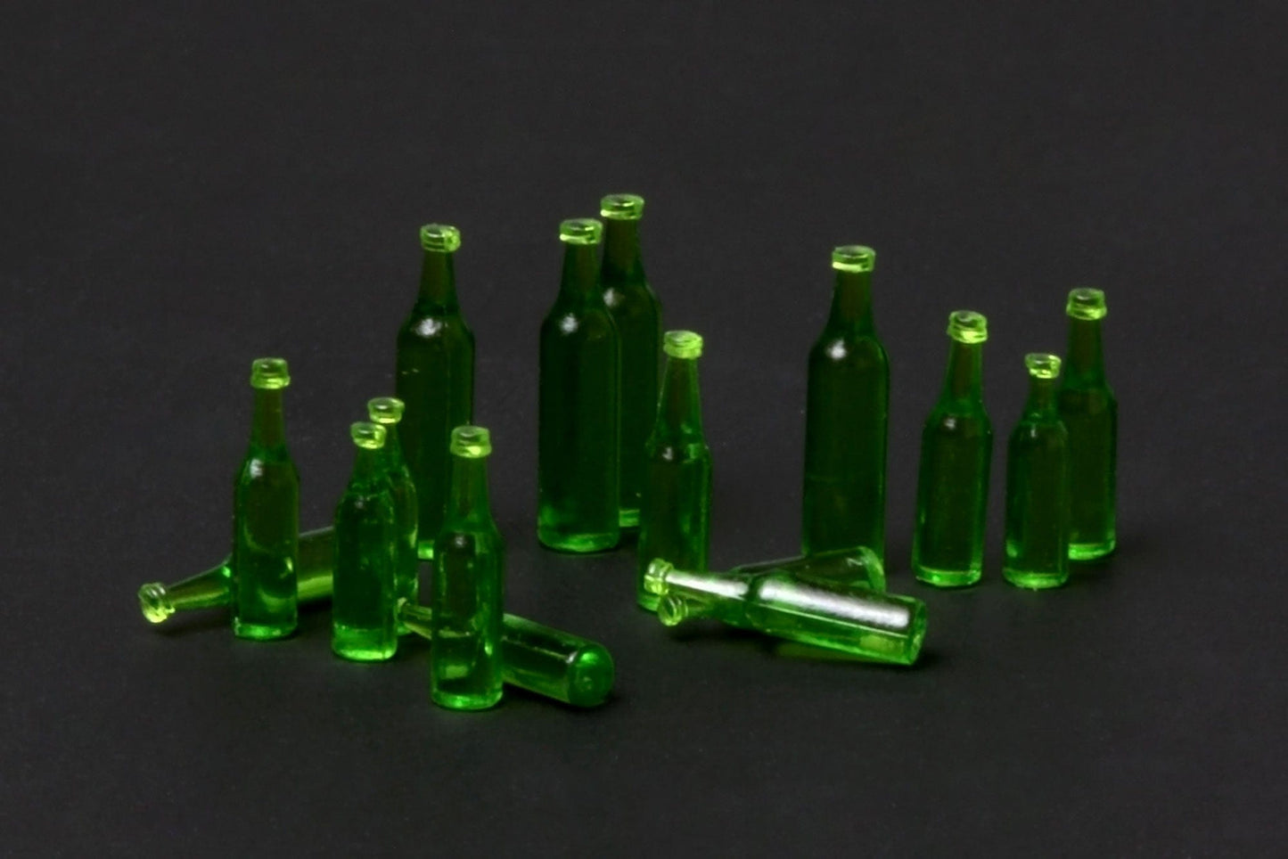 600 - Meng Model - SPS-011 - Beer Bottles for Vehicle Dioramas - unpainted model