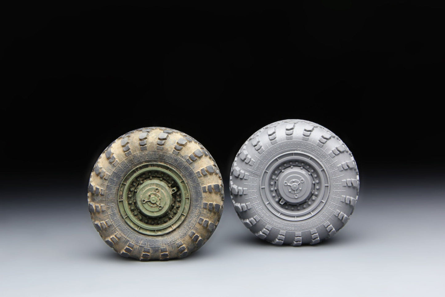 701 - Meng Model - SPS-019 - MAZ-543M Sagged Wheels Set - painted model