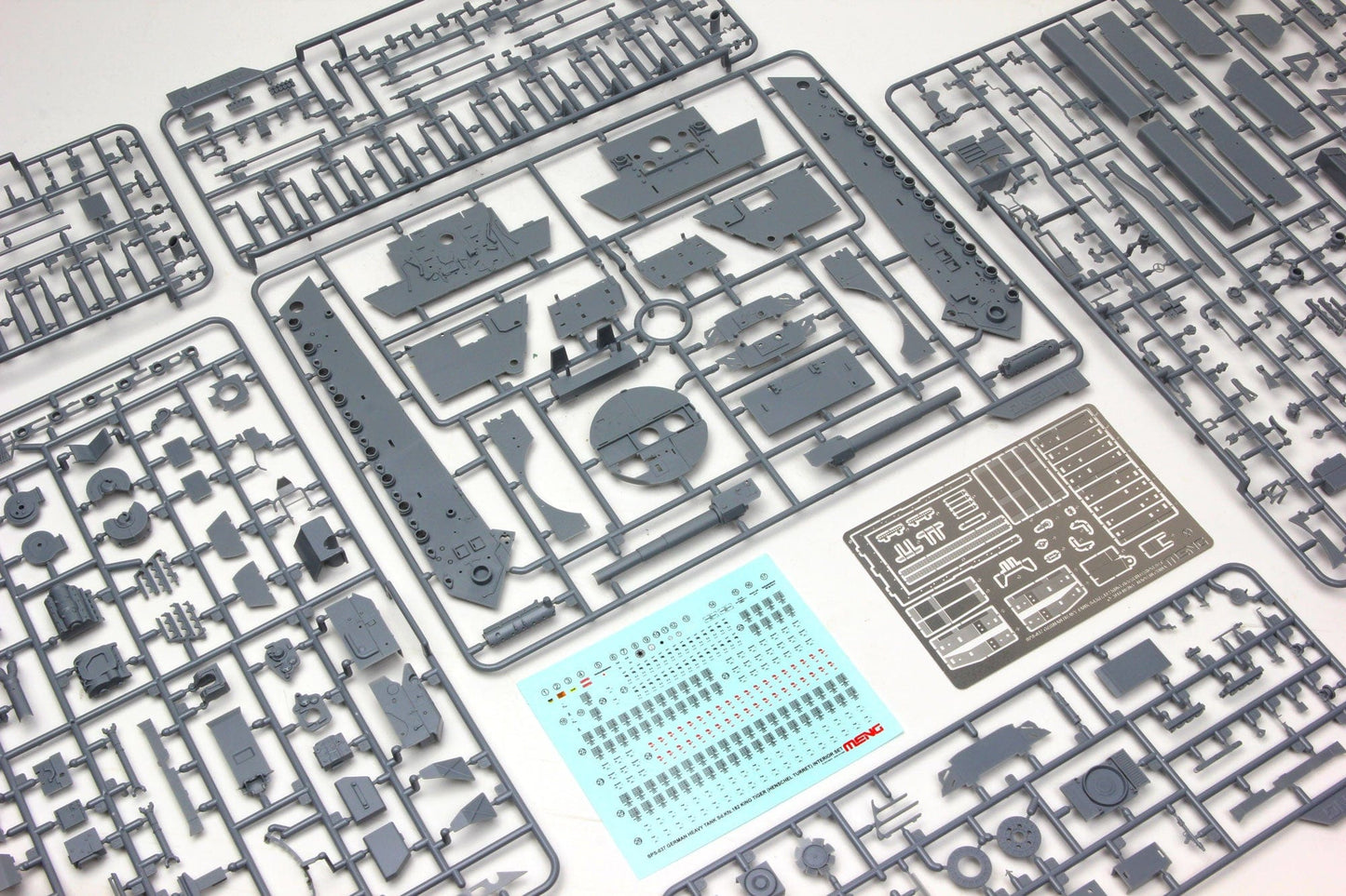 200 - Meng Model - SPS-037 - Pz.Kpfw. VI Tiger II Königstiger Interior Set - sprue