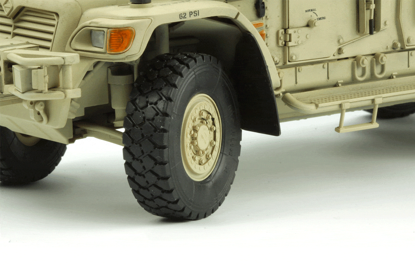 704 - Meng Model - VS-009 - Husky TSV - painted model