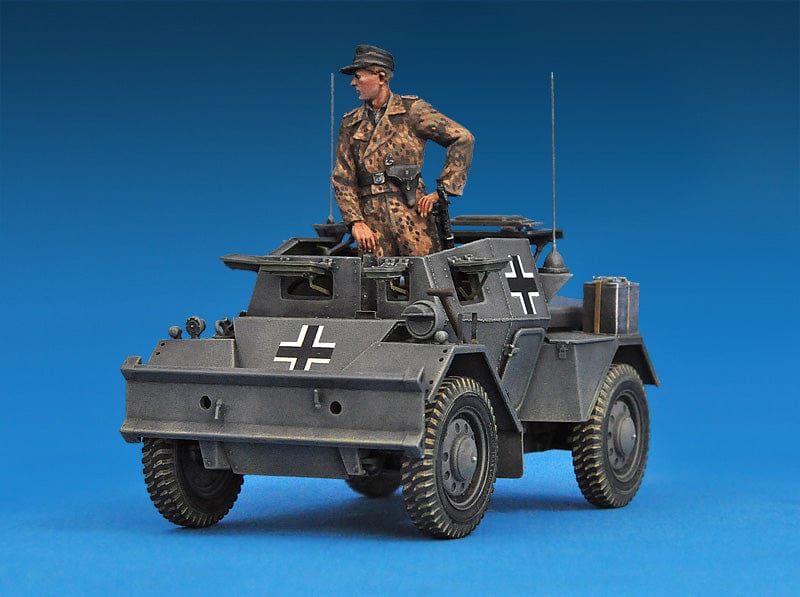 700 - - painted model