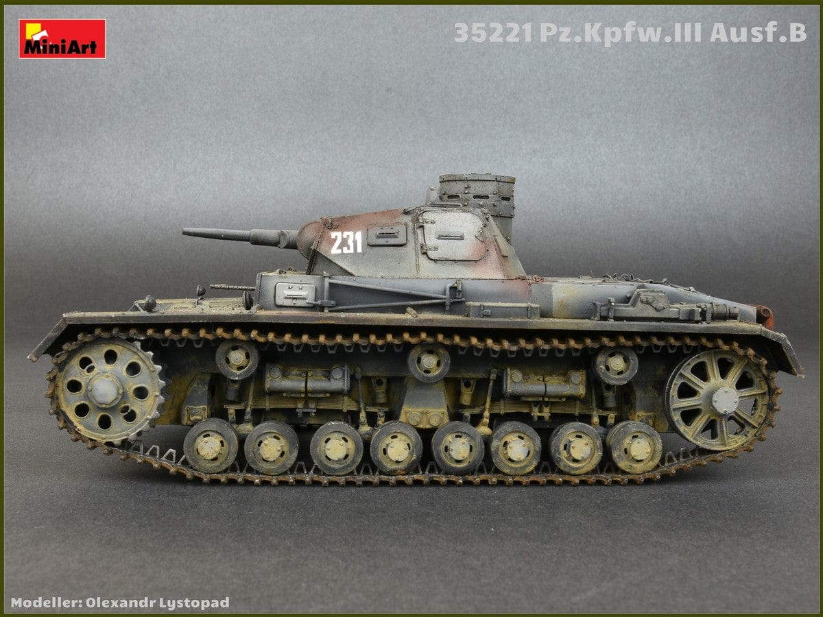 707 - - painted model