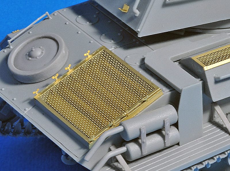 605 - - unpainted model
