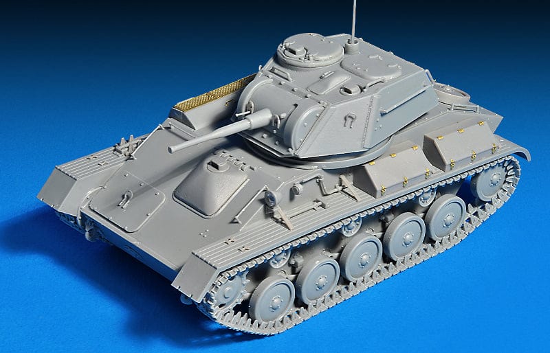 600 - - unpainted model