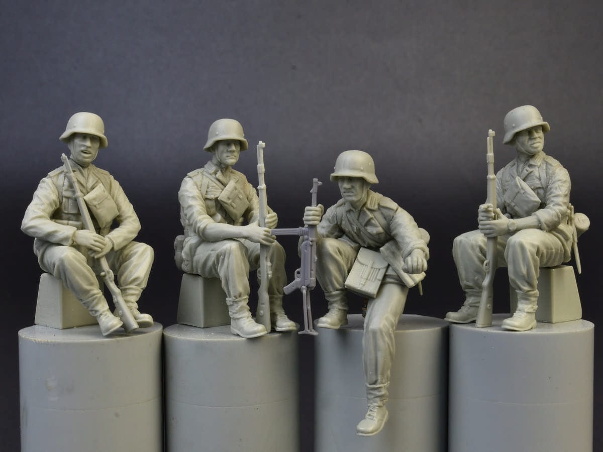 600 - - unpainted model