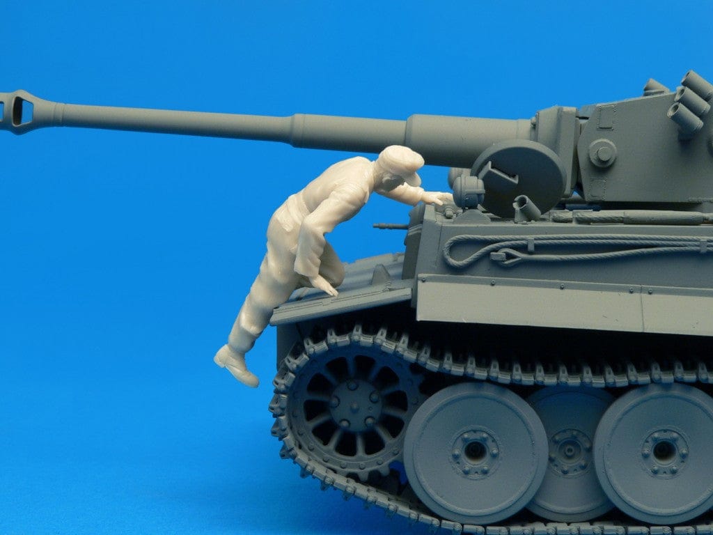 607 - - unpainted model