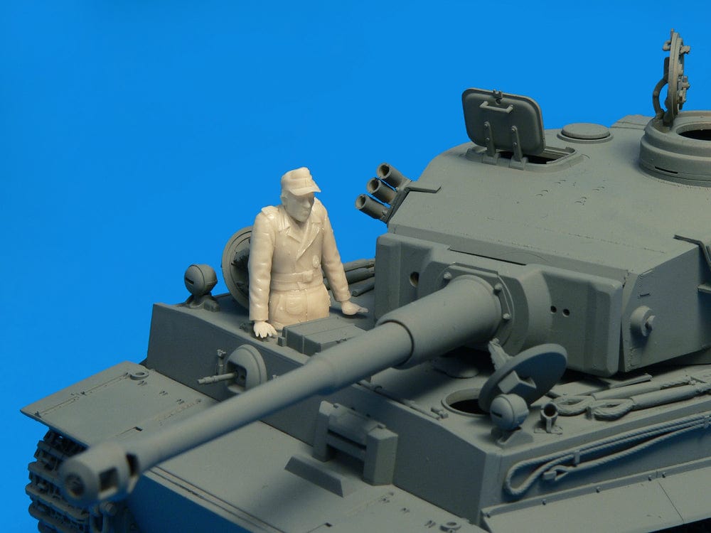 604 - - unpainted model