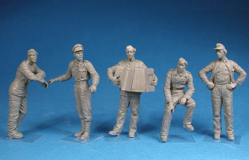600 - - unpainted model